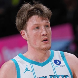 pg电子试玩版-30分+32分+33分！联盟第3！克神刷爆NBA纪录，最佳新秀又有悬念了